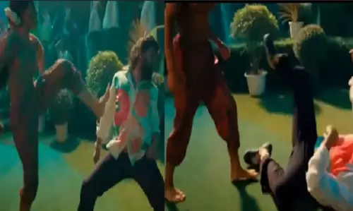 Viral Video: అల్లు అర్జున్పై రష్మిక ఫైటింగ్.. ఈ AIతో ఇంకెన్ని దారుణాలు చూడాలో Viral Video: అల్లు అర్జున్పై రష్మిక ఫైటింగ్.. ఈ AIతో ఇంకెన్ని దారుణాలు చూడాలో