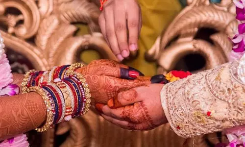 Kalyana Lakshmi scheme: లక్ష నగదు, తులం బంగారానికి మోక్షమెప్పుడు? Kalyana Lakshmi scheme: లక్ష నగదు, తులం బంగారానికి మోక్షమెప్పుడు?