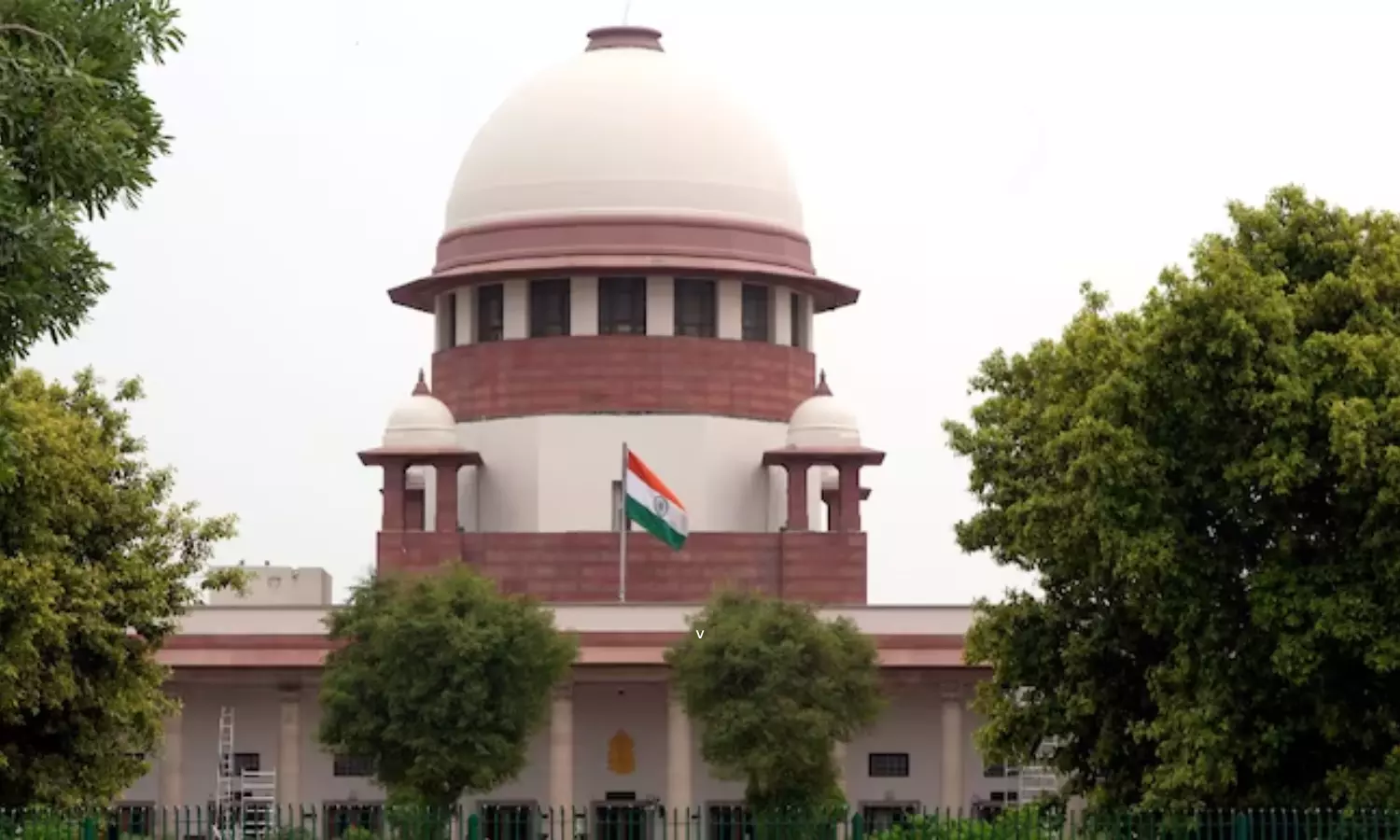 Supreme Court: తల్లిదండ్రులను నిర్లక్ష్యం చేస్తే ఆస్తి హక్కు రద్దు.. సుప్రీంకోర్టు సంచలన తీర్పు