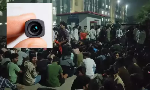 CMR College Girls Hostel: గల్స్ హాస్టల్లో సీక్రెట్ కెమెరాల కేసులో ఇద్దరు అరెస్ట్ CMR College Girls Hostel: గల్స్ హాస్టల్లో సీక్రెట్ కెమెరాల కేసులో ఇద్దరు అరెస్ట్