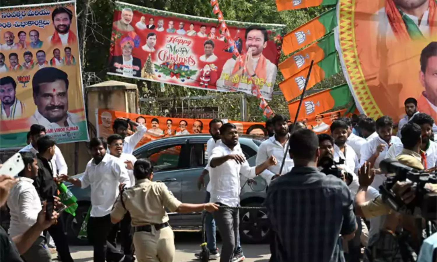 Congress and BJP Workers Fight in Nampally