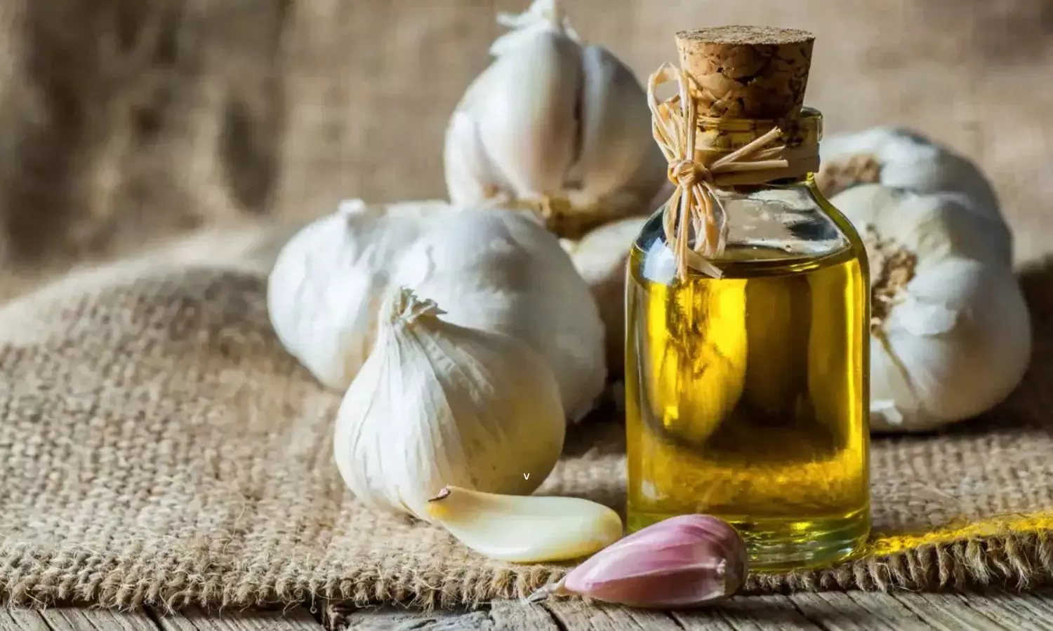 Health Benefits of Garlic Oil for Healthy Hair