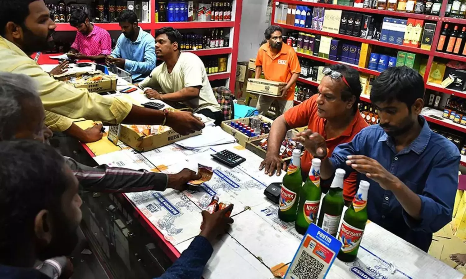 Liquor Prices: సంక్రాంతి వేళ ఏపీలో మందుబాబులకు గుడ్ న్యూస్.. మరోసారి తగ్గిన ధరలు