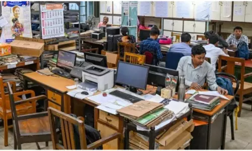 8th Pay Commisson: ప్రభుత్వ ఉద్యోగులకు మోదీ సర్కార్ తీపి కబురు.. ఇక జీతాలు రెట్టింపు