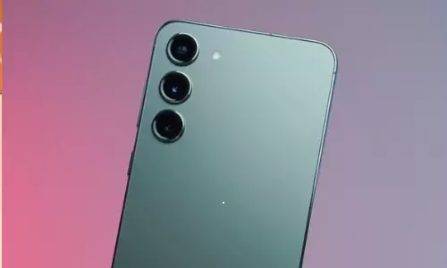 Amazon Offer: అమెజాన్ అమేజింగ్ ఆఫర్.. సామ్‌సంగ్ ఫ్లాగ్‌షిప్ ఫోన్‌పై 49 శాతం డిస్కౌంట్