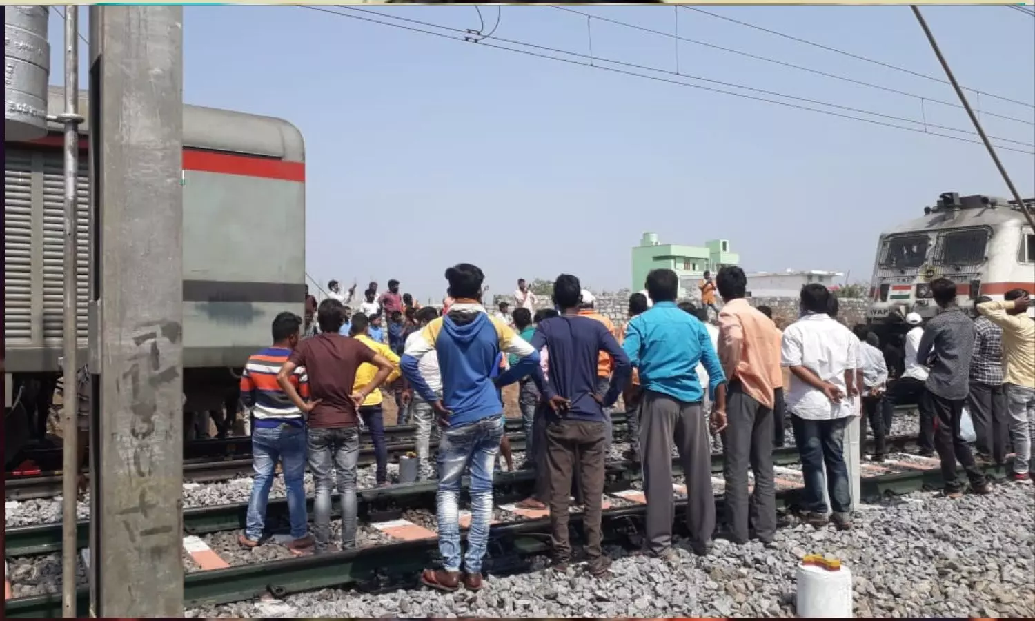Train runs over Pushpak Express passengers in Maharashtras Jalgaon Train runs over Pushpak Express passengers in Maharashtras Jalgaon