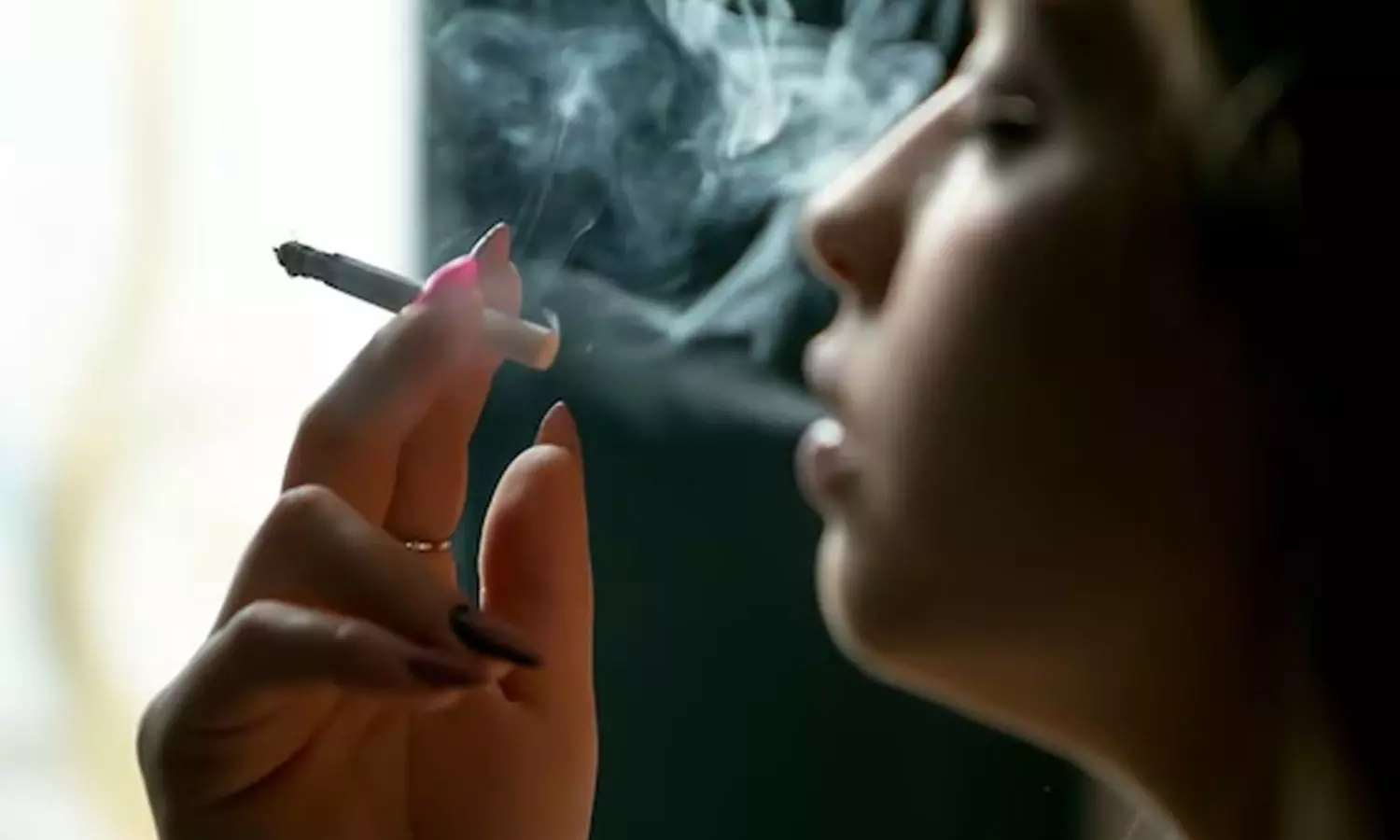 Smoking may lead to cervical cancer expert says