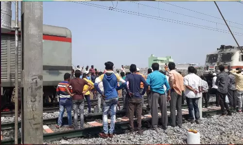 Train runs over Pushpak Express passengers in Maharashtras Jalgaon Train runs over Pushpak Express passengers in Maharashtras Jalgaon