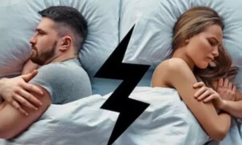 Sleep Divorce: రాత్రి విడిపోతారు, ఉదయాన్నే కలుస్తారు.. రోజురోజుకీ పెరుగుతోన్న స్లీప్ డైవర్స్..! Sleep Divorce: రాత్రి విడిపోతారు, ఉదయాన్నే కలుస్తారు.. రోజురోజుకీ పెరుగుతోన్న స్లీప్ డైవర్స్..!
