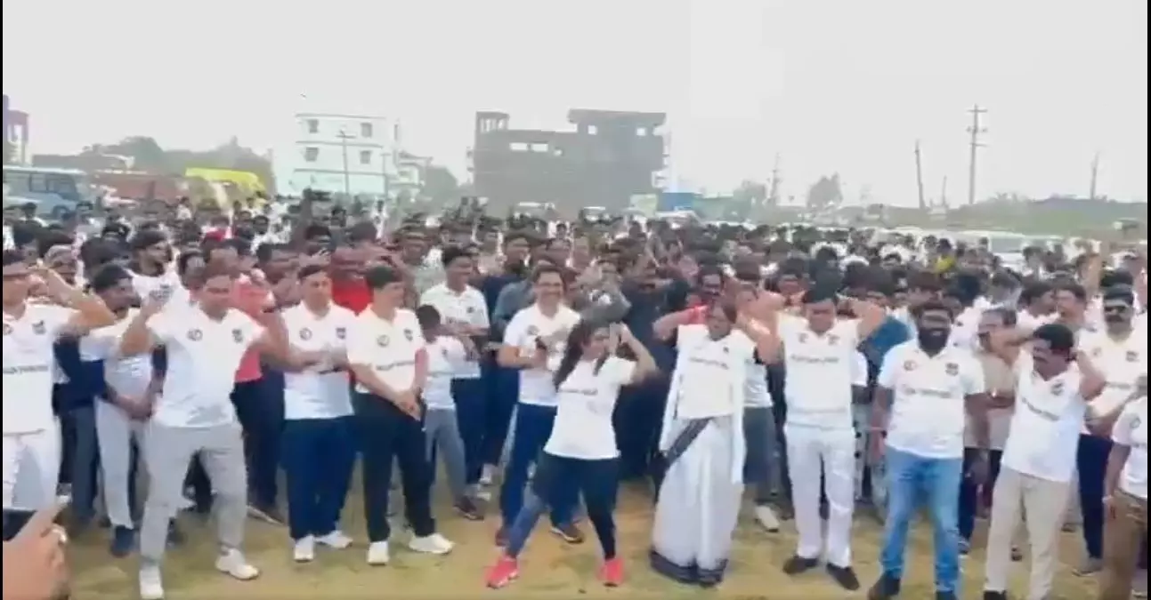 Starbucks Ceo First Four months Salary: Starbucks Ceo First Four months Salary: