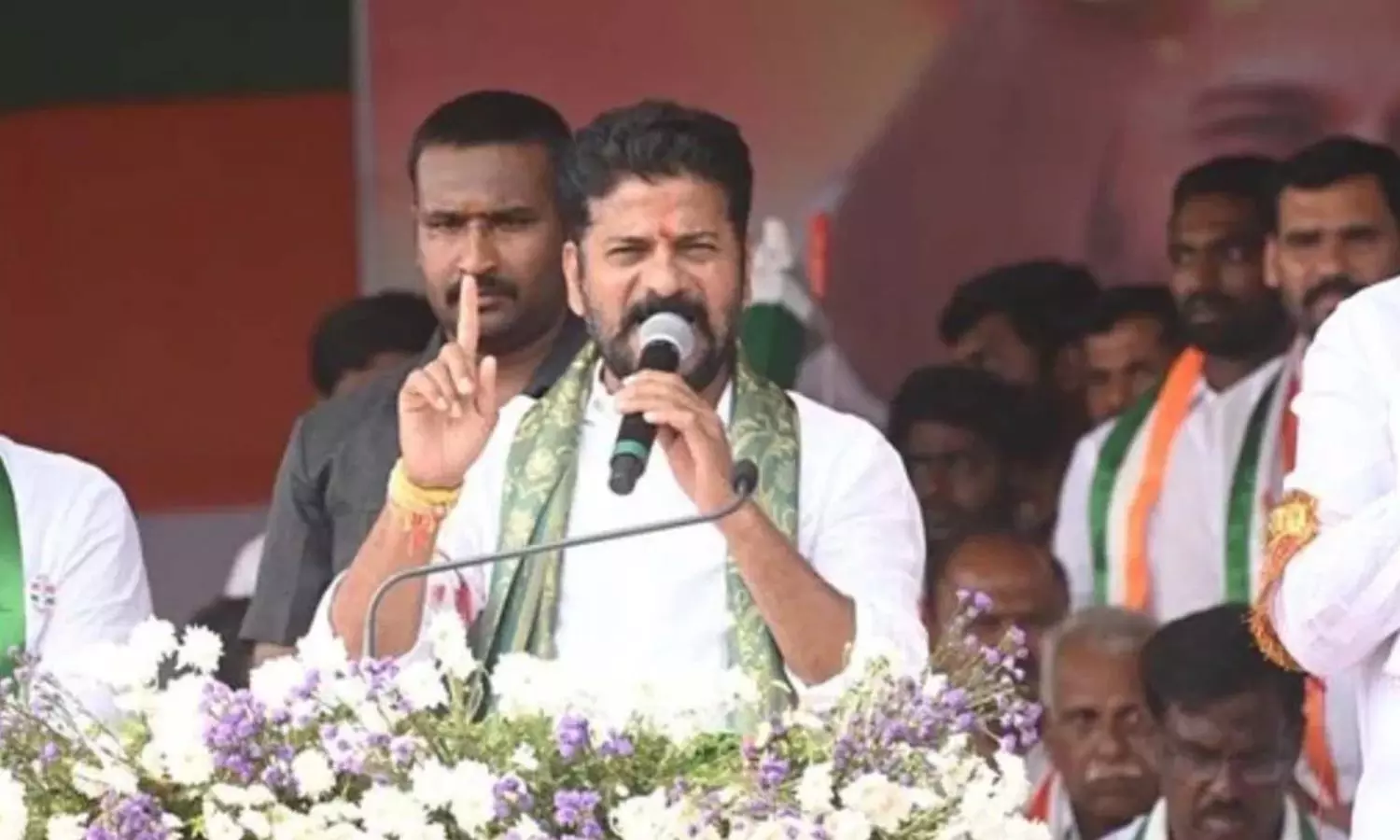 4 సంక్షేమ పథకాలు ప్రారంభించి చెక్కులు పంపిణీ చేసిన రేవంత్ రెడ్డి