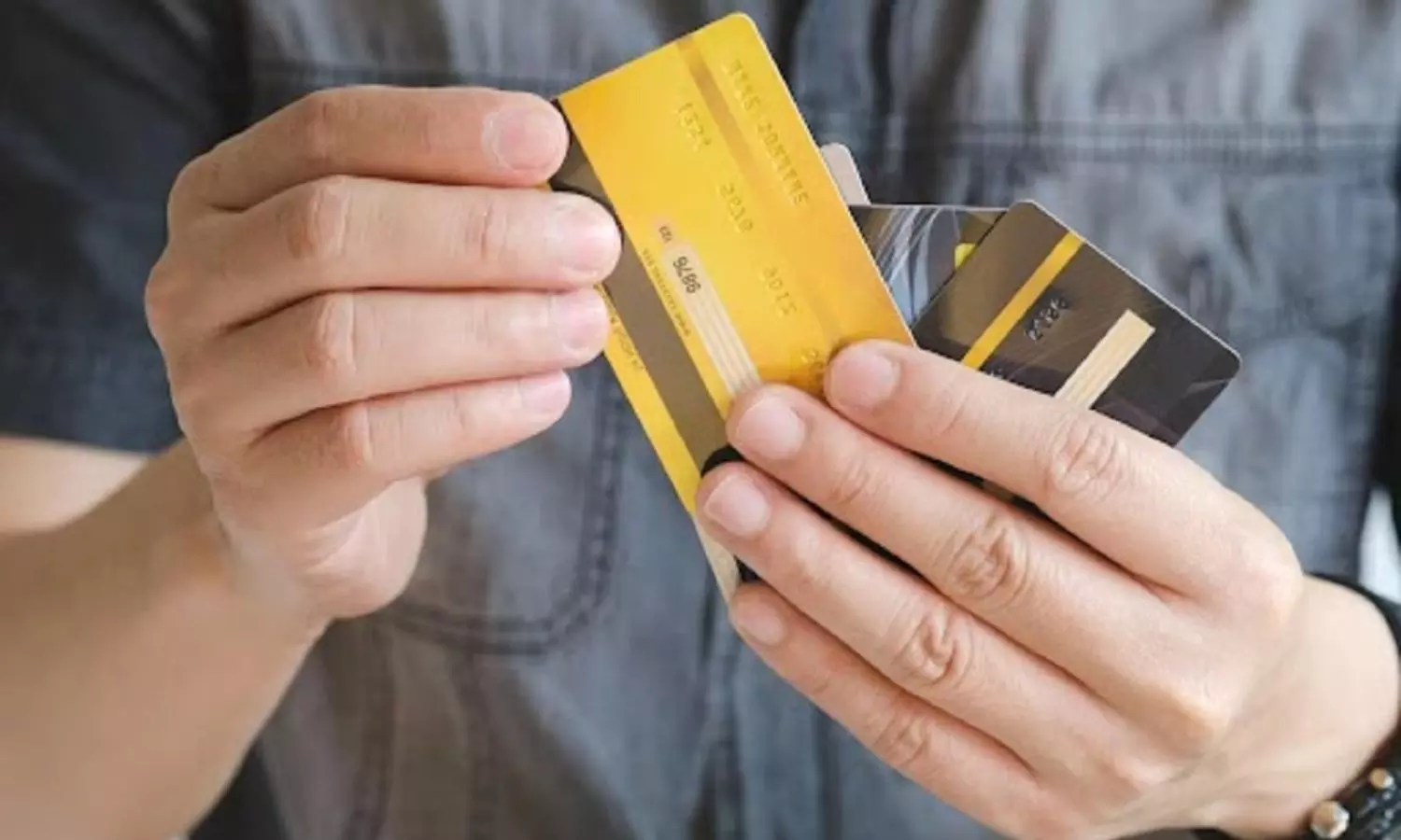 Credit Card Benefits: క్రెడిట్ కార్డులు వాడుతున్నారా ఈ ప్రయోజనాల గురించి తెలుసా? Credit Card Benefits: క్రెడిట్ కార్డులు వాడుతున్నారా ఈ ప్రయోజనాల గురించి తెలుసా?