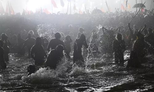 Mahakumbh 2025: మహాకుంభమేళాలో తొక్కిసలాట.. 13 అఖారాల అమృత్ స్నాన్ రద్దు