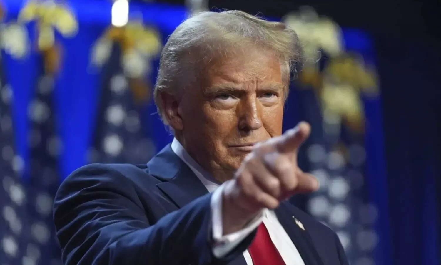 Trump: బైడెన్ చేయలేనిది మేము చేశాము.. మీరు ఎక్కడ ఉన్నా కనుగొని మరీ మట్టుబెడతా Trump: బైడెన్ చేయలేనిది మేము చేశాము.. మీరు ఎక్కడ ఉన్నా కనుగొని మరీ మట్టుబెడతా