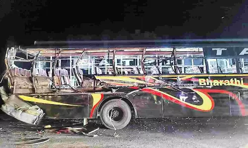 Four Killed In Road Accident Tirupati Chennai Highway Near Nagari