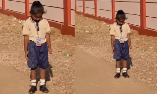 Viral Video: వయసులోనే బుడ్డోడు.. కానీ దేశభక్తిలో చాలా పెద్దోడు..