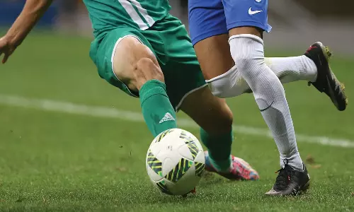 Viral Video: AK47 తుపాకులు పట్టుకుని ఫుట్ బాల్...వైరల్ వీడియో