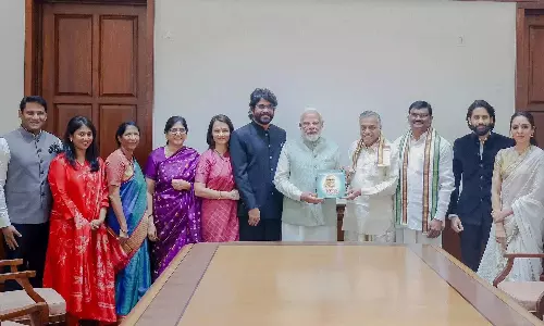 Modi-Akkineni Family: ప్రధాని మోదీతో అక్కినేని కుటుంబం భేటీ.. సినీ రాజకీయ వర్గాల్లో హాట్ టాపిక్
