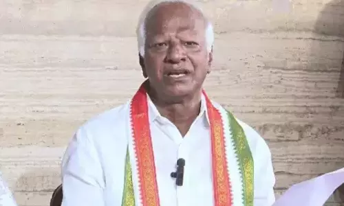 Kadiyam Srihari, KTR, Harish Rao, Delhi next CM, Ind vs Eng, Donald Trump Kadiyam Srihari, KTR, Harish Rao, Delhi next CM, Ind vs Eng, Donald Trump