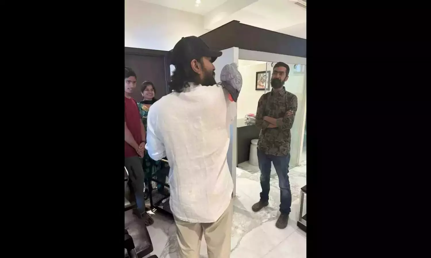 Ram charan: ఇంటికి తిరిగొచ్చిన రామ్ చరణ్ కుట్టి ఫ్రెండ్ Ram charan: ఇంటికి తిరిగొచ్చిన రామ్ చరణ్ కుట్టి ఫ్రెండ్