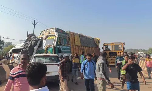 Road Accident: కుంభమేళా నుంచి తిరిగివస్తూ రోడ్డు ప్రమాదం.. ఏడుగురు హైదరాబాద్ వాసులు దుర్మరణం