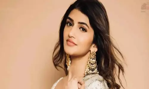 Sreeleela Gets Bollywood Offer With Karthik Aryan