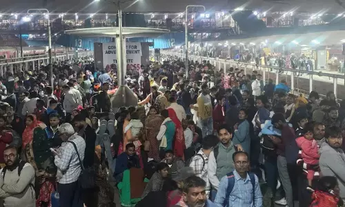 15 People Killed and Several Were Injured in a Stampede at New Delhi Railway Station 15 People Killed and Several Were Injured in a Stampede at New Delhi Railway Station