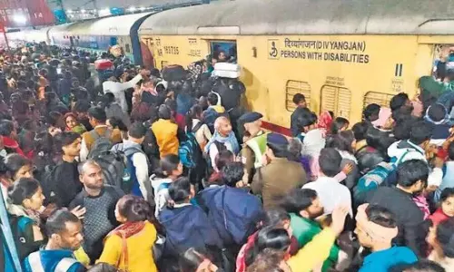 Reasons behind stampede at New Delhi Railway Station and how Express train to Maha Kumbh reason for this mishap Reasons behind stampede at New Delhi Railway Station and how Express train to Maha Kumbh reason for this mishap