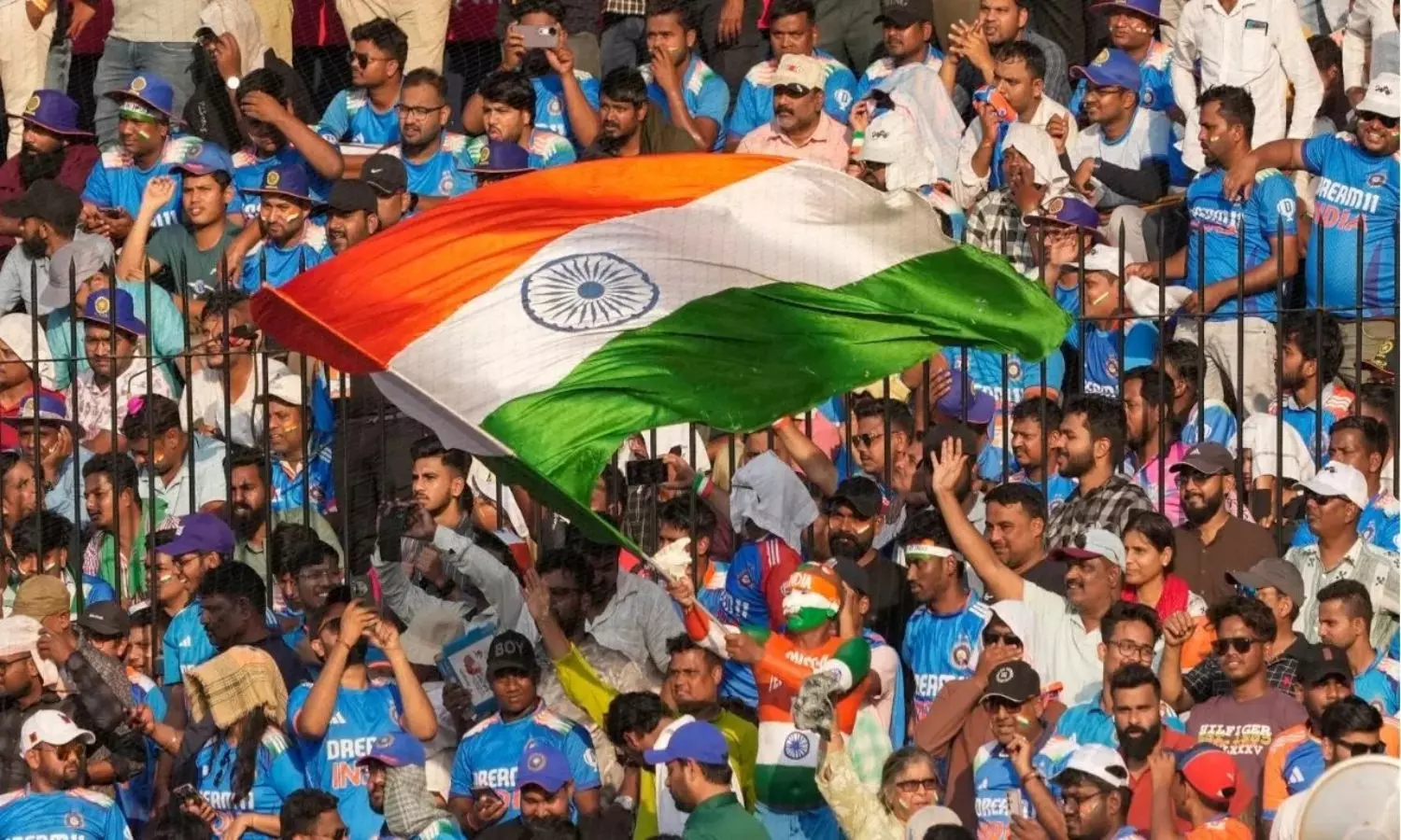 Controversy Erupts as Pakistani Flag Mishandles Indian Tricolour at the Champions Trophy Venue Controversy Erupts as Pakistani Flag Mishandles Indian Tricolour at the Champions Trophy Venue
