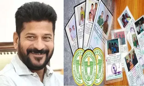 New Ration Cards: రేషన్ కార్డు విషయంలో తెలంగాణ ప్రభుత్వం మరో కీలక నిర్ణయం.. కొత్త కార్డుల జారీలో.. New Ration Cards: రేషన్ కార్డు విషయంలో తెలంగాణ ప్రభుత్వం మరో కీలక నిర్ణయం.. కొత్త కార్డుల జారీలో..