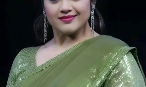 Meena gets Industry hit at the age of 16 in telugu
