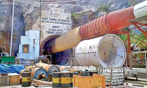 ఎస్‌ఎల్ బీసీ టన్నెల్ పనుల్లో ప్రమాదం: ఏడుగురు కార్మికులకు గాయాలు