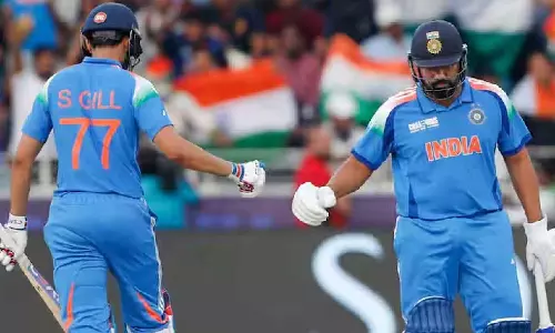 IND vs PAK: పాకిస్థాన్తో జరిగే మ్యాచ్లో టీం ఇండియా మార్పులు చేస్తుందా? ప్లేయింగ్ ఎలెవెన్లో ఎలా ఉండబోతుంది ? IND vs PAK: పాకిస్థాన్తో జరిగే మ్యాచ్లో టీం ఇండియా మార్పులు చేస్తుందా? ప్లేయింగ్ ఎలెవెన్లో ఎలా ఉండబోతుంది ?