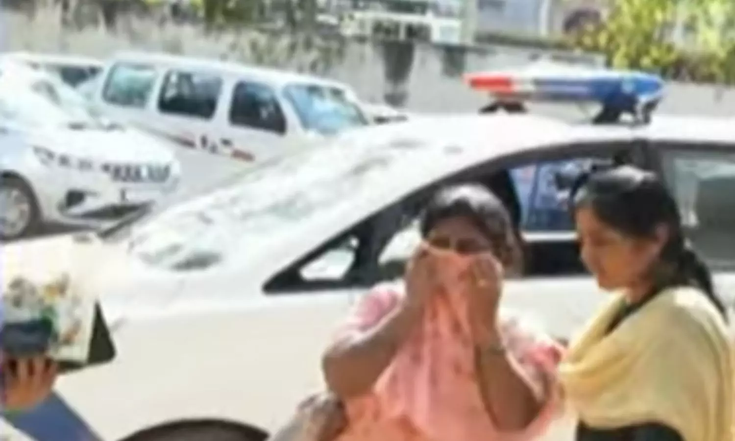 Rachakonda police burst child trafficking gang In hyderabad while accused selling 4 babies brought from Gujarat Rachakonda police burst child trafficking gang In hyderabad while accused selling 4 babies brought from Gujarat