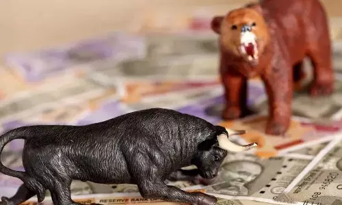 Stock Market: కుంభమేళా ఎఫెక్ట్ కుప్పకూలిన స్టాక్ మార్కెట్లు.. 46రోజుల్లో రూ.33లక్షలు ఆవిరి