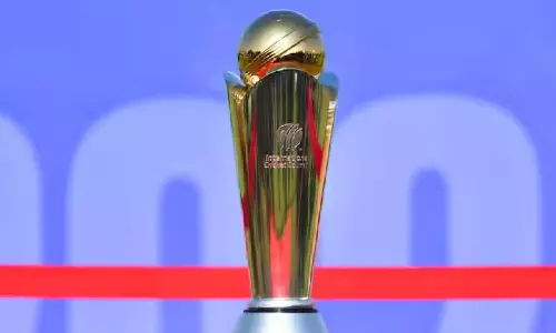 Champions Trophy 2025: దక్షిణాఫ్రికా, న్యూజిలాండ్ మ్యాచ్ సమయంలో వర్షం పడితే రిజర్వ్ డే ఉందా ? రద్దయితే ఫైనల్ ఛాన్స్ ఎవరికి? Champions Trophy 2025: దక్షిణాఫ్రికా, న్యూజిలాండ్ మ్యాచ్ సమయంలో వర్షం పడితే రిజర్వ్ డే ఉందా ? రద్దయితే ఫైనల్ ఛాన్స్ ఎవరికి?