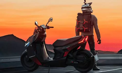 Ultraviolette Tesseract Electric Scooter: అల్ట్రావయోలెట్ తొలి ఎలక్ట్రిక్ స్కూటర్.. రూ. 100 ఖర్చుతో 500 కిమీ రేంజ్..! Ultraviolette Tesseract Electric Scooter: అల్ట్రావయోలెట్ తొలి ఎలక్ట్రిక్ స్కూటర్.. రూ. 100 ఖర్చుతో 500 కిమీ రేంజ్..!