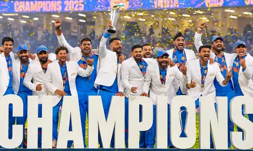 Champions Trophy 2025: టీం ఇండియా గెలిచిన ఛాంపియన్స్ ట్రోఫీ చెత్త బుట్టలో వేయాలి.. పాక్ క్రికెటర్ సంచలన వ్యాఖ్యలు Champions Trophy 2025: టీం ఇండియా గెలిచిన ఛాంపియన్స్ ట్రోఫీ చెత్త బుట్టలో వేయాలి.. పాక్ క్రికెటర్ సంచలన వ్యాఖ్యలు