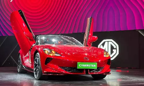 Upcoming EVs in March: రాజ్యమేలనున్న ఈవీ కార్లు.. ఎంజీ సైబర్‌స్టర్, కియా ఈవీ6 వచ్చేస్తున్నాయ్..!