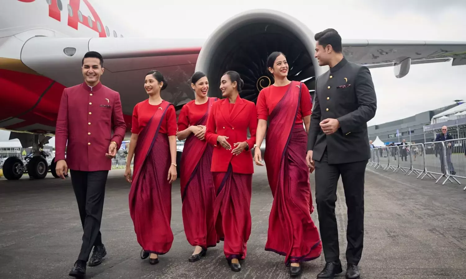 Air Hostess Salary: ఎయిర్ హోస్టెస్ జీతం ఎంతో తెలుస్తే షాక్ అవుతారు...సాఫ్ట్ వేర్ జాబ్ లు కూడా పనికిరావు Air Hostess Salary: ఎయిర్ హోస్టెస్ జీతం ఎంతో తెలుస్తే షాక్ అవుతారు...సాఫ్ట్ వేర్ జాబ్ లు కూడా పనికిరావు