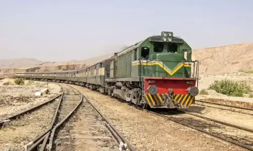 Pakistan Train Driver Salary: పాకిస్థాన్‌ లోకో పైలట్‌ జీతం ఎంత? ఇండియన్‌ లోకో పైలట్‌తో పోల్చితే ఎక్కువా? తక్కువా?