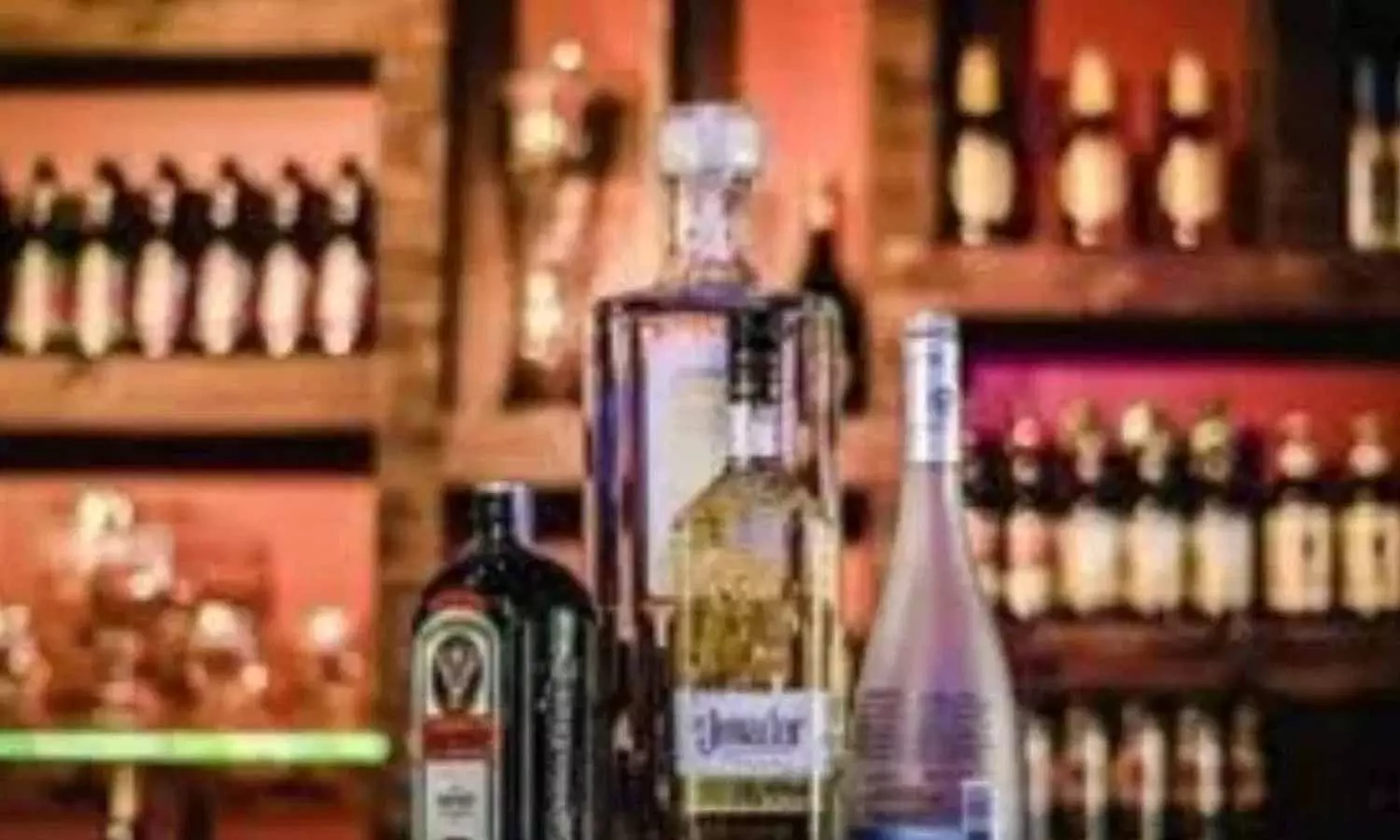 Liquor Scam: హోలీ నాడు బయటపడ్డ భారీ మద్యం కుంభకోణం