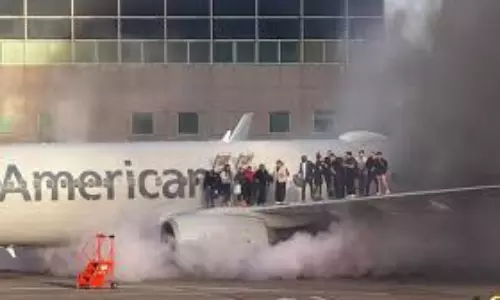 American Airlines fire: ఘోర ప్రమాదం.. అందరూ చూస్తుండగానే విమానం దగ్ధం ..వీడియో వైరల్
