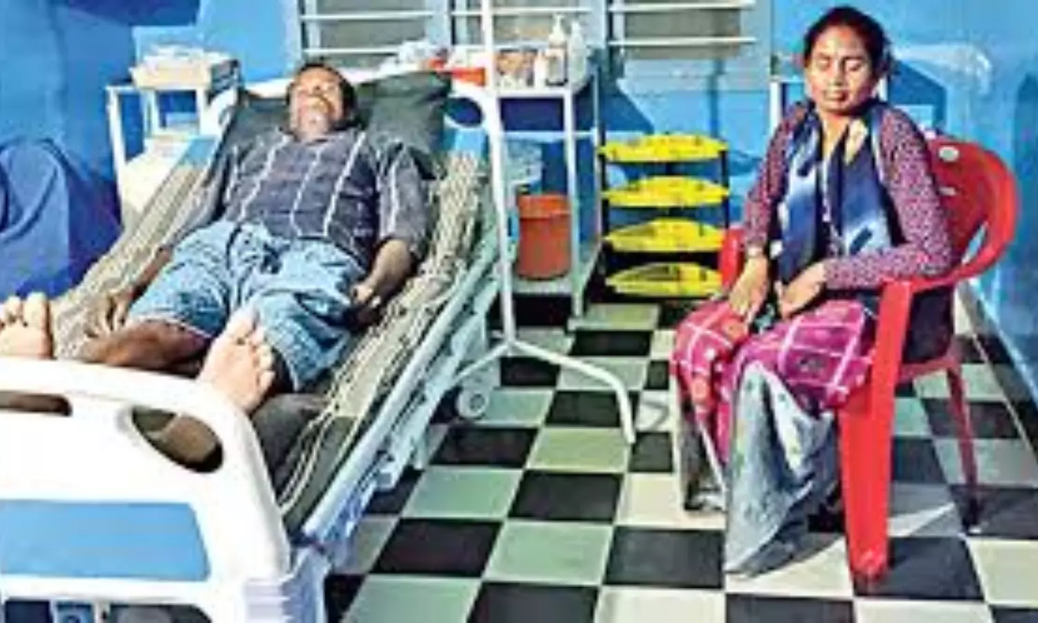 Viral News: పదే పదే కరుస్తున్న పాములు.. బతుకుజీవుడా అంటూ కాలం వెళ్లదీస్తున్న సుబ్రహ్మణ్యం.. మరి పరిష్కరమేంటి? Viral News: పదే పదే కరుస్తున్న పాములు.. బతుకుజీవుడా అంటూ కాలం వెళ్లదీస్తున్న సుబ్రహ్మణ్యం.. మరి పరిష్కరమేంటి?