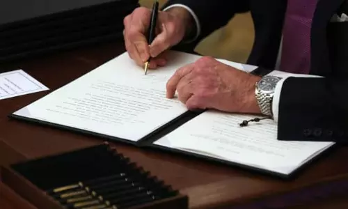 what is autopen trump claims bidens pardons void alleging use auto pen