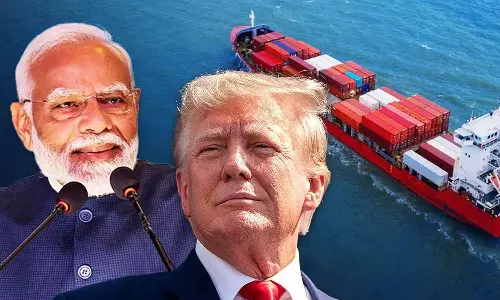 PM Modi: ఓ పక్క సుంకాల పెంచుతామని ట్రంప్ బెదిరిస్తుంటే.. మోదీ మాత్రం ఆయనను ప్రశంసిస్తున్నాడు