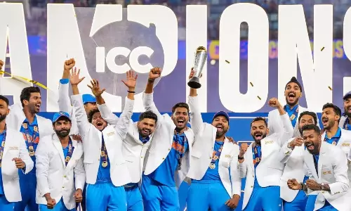 BCCI: ఛాంపియన్స్ ట్రోఫీని గెలిచినందుకు టీమ్ఇండియాపై కనక వర్షం కురిపించిన బీసీసీఐ BCCI: ఛాంపియన్స్ ట్రోఫీని గెలిచినందుకు టీమ్ఇండియాపై కనక వర్షం కురిపించిన బీసీసీఐ
