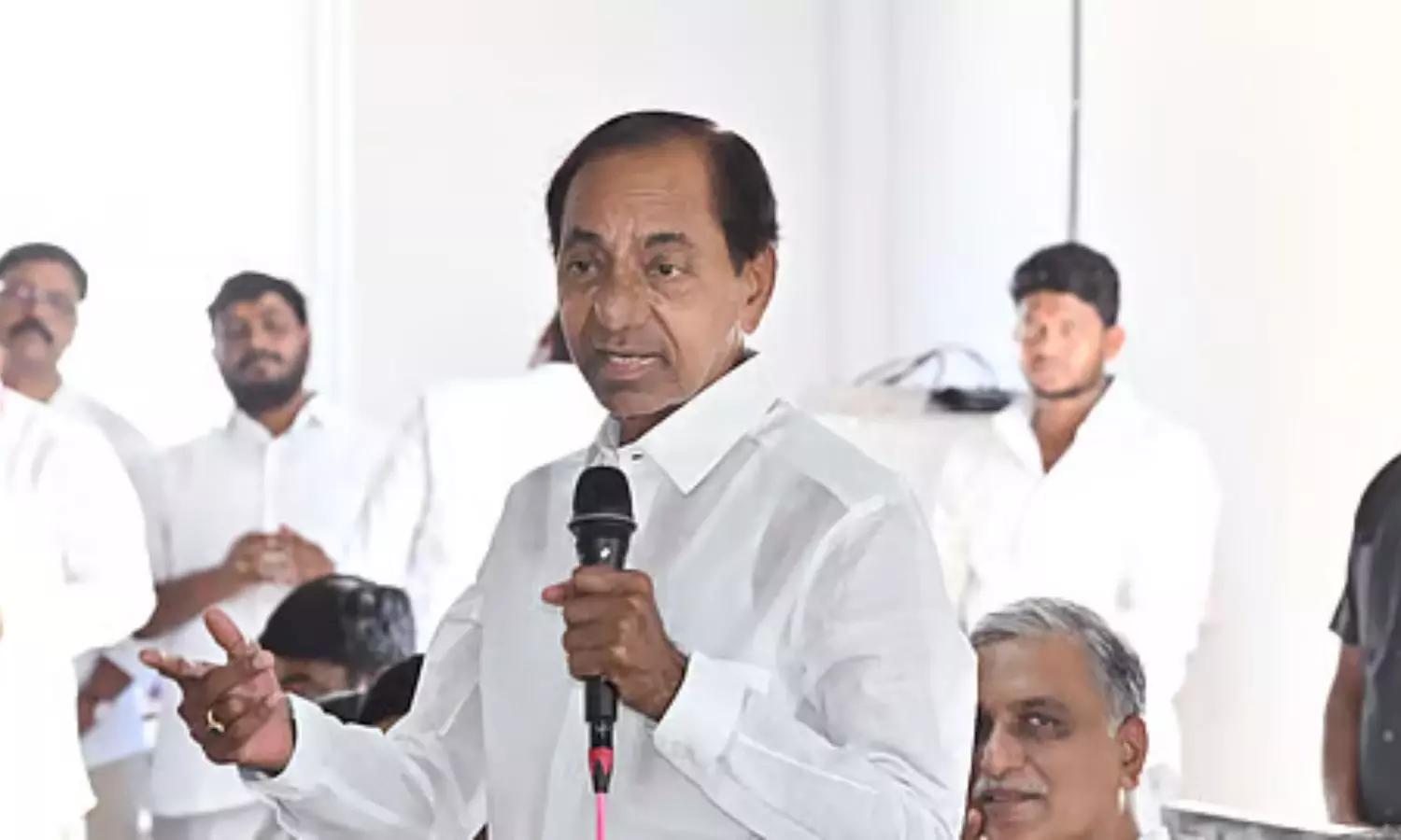 వచ్చే ఎన్నికల్లో ఒంటరి పోరే: క్లారిటీ ఇచ్చిన కేసీఆర్