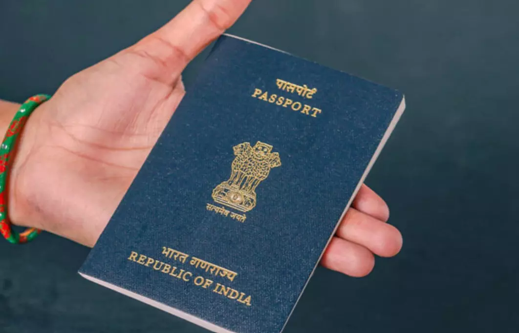 Passport: పాస్పోర్ట్ రెన్యువల్ చేసుకోవాలనుకుంటున్నారా? ముందుగా ఈ విషయాలు తెలుసుకోండి.. Passport: పాస్పోర్ట్ రెన్యువల్ చేసుకోవాలనుకుంటున్నారా? ముందుగా ఈ విషయాలు తెలుసుకోండి..