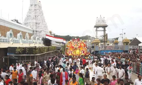 Devotees flock to Tirumala to have darshan of Lord Shiva.. Tokens issued through 14 counters